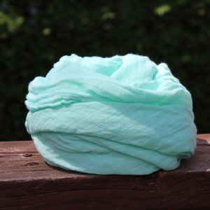 Laora NWT Organic scarf in mint color